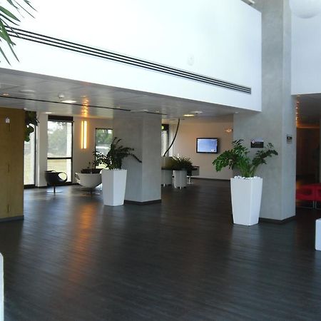 Idea Hotel Milano San Siro Bagian luar foto The lobby of the hotel