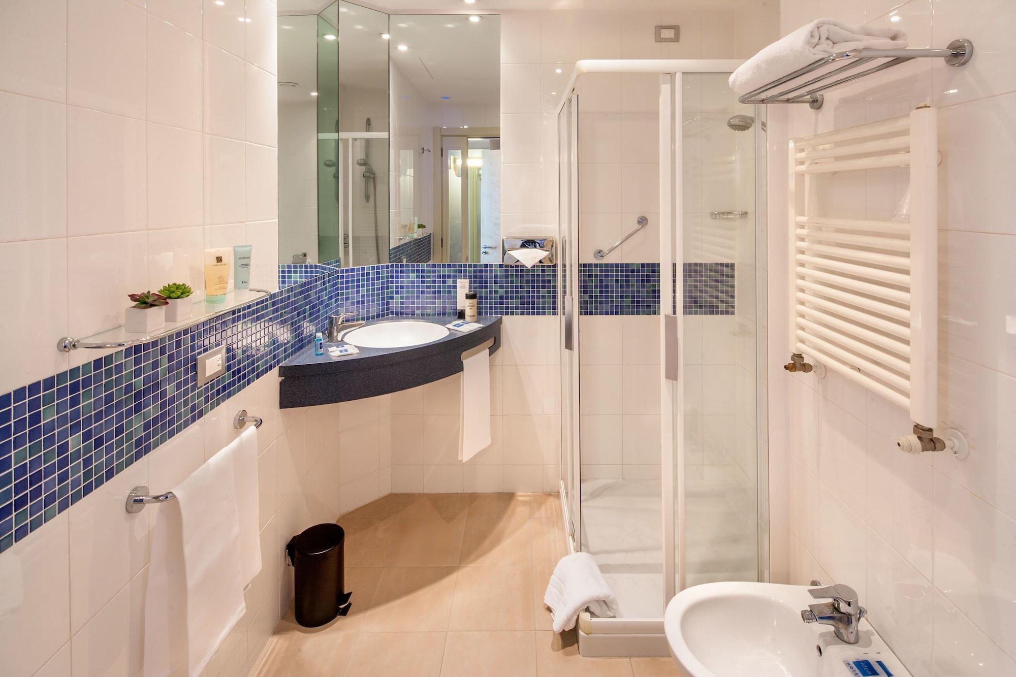 Idea Hotel Milano San Siro Bagian luar foto Bathroom