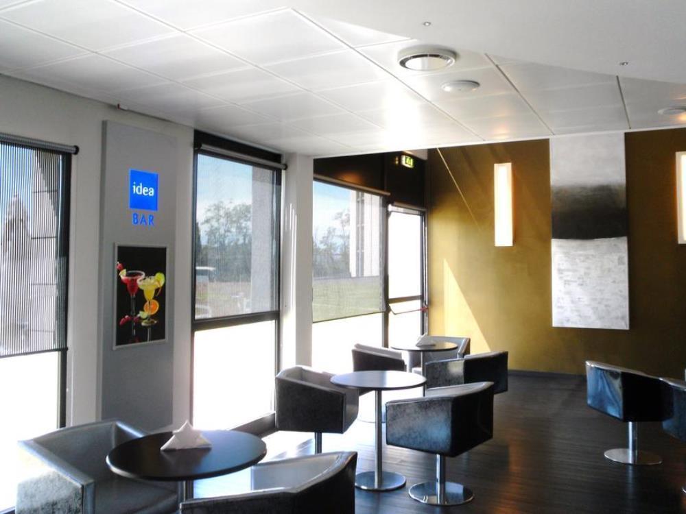 Idea Hotel Milano San Siro Bagian luar foto Interior of the bus