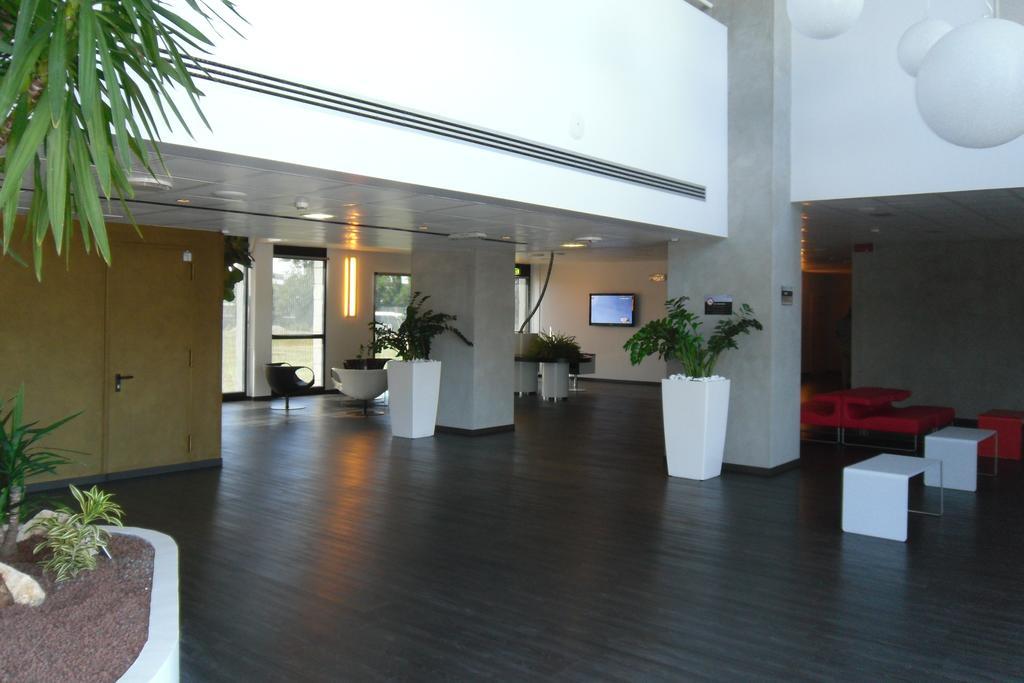 Idea Hotel Milano San Siro Bagian luar foto The lobby of the hotel