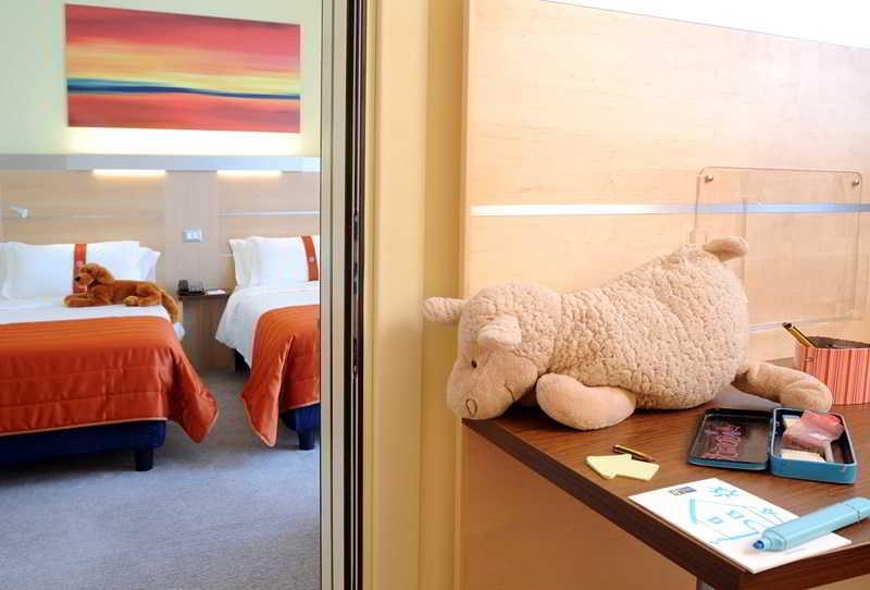 Idea Hotel Milano San Siro Bagian luar foto A room at the hotel