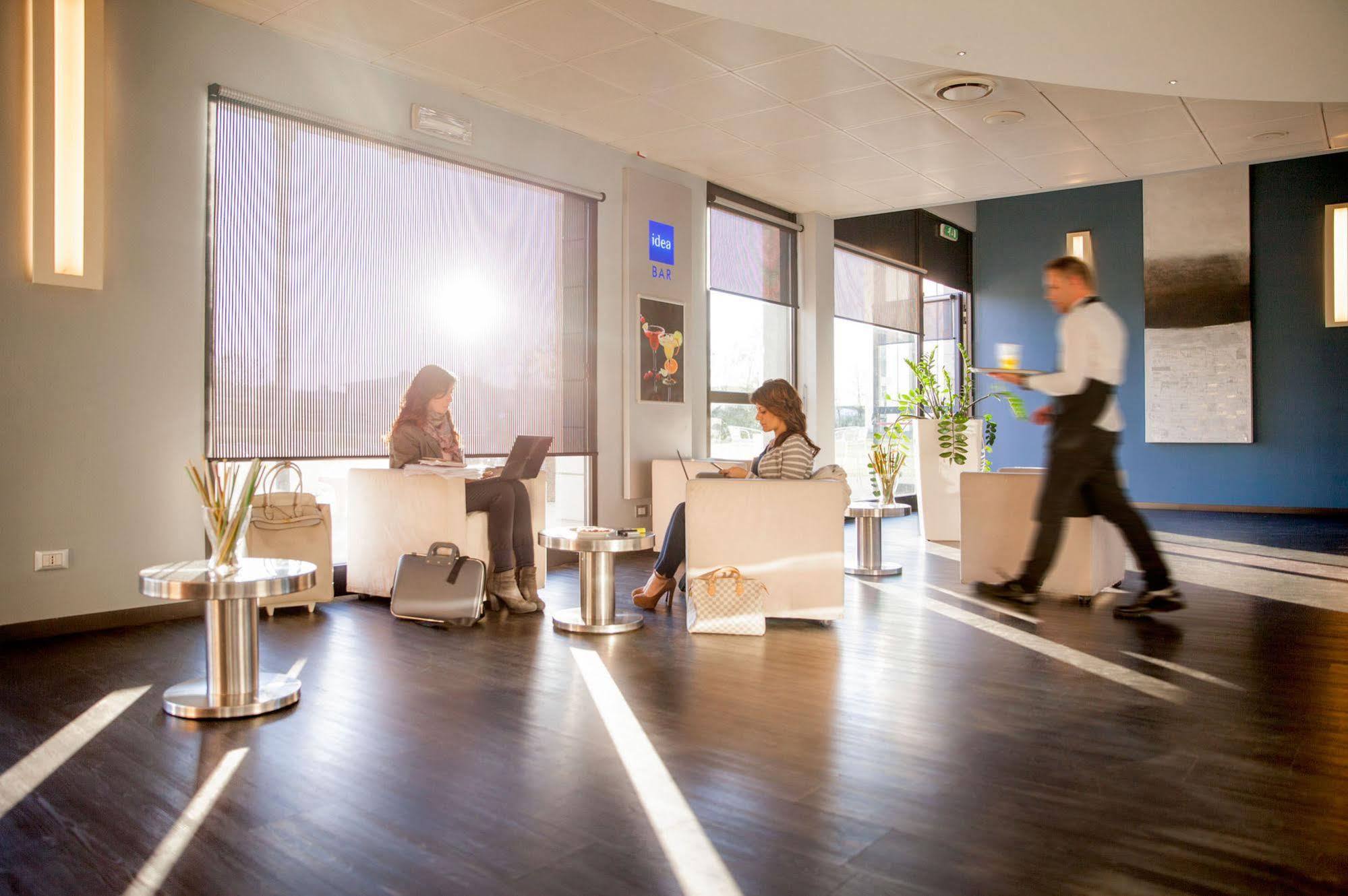 Idea Hotel Milano San Siro Bagian luar foto Idea Bar